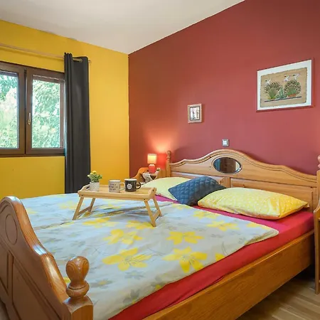 Pina Semesterbostad Pula