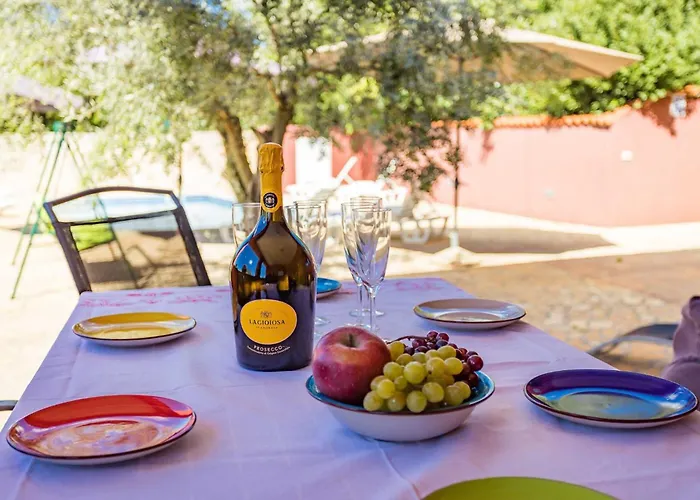 Pina Hébergement de vacances *