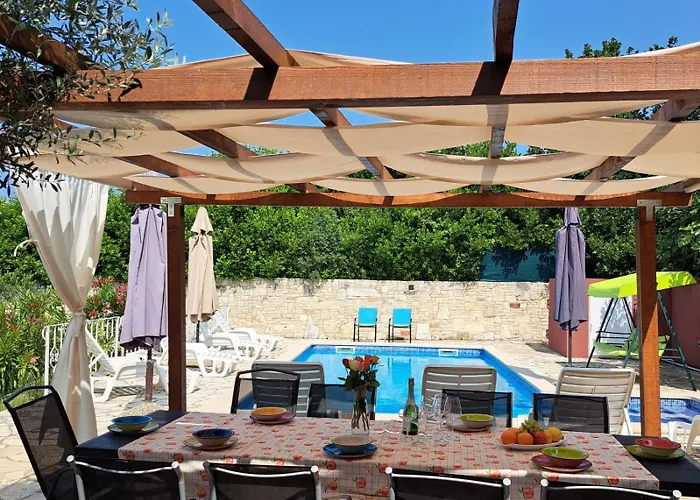 Pina Hébergement de vacances *